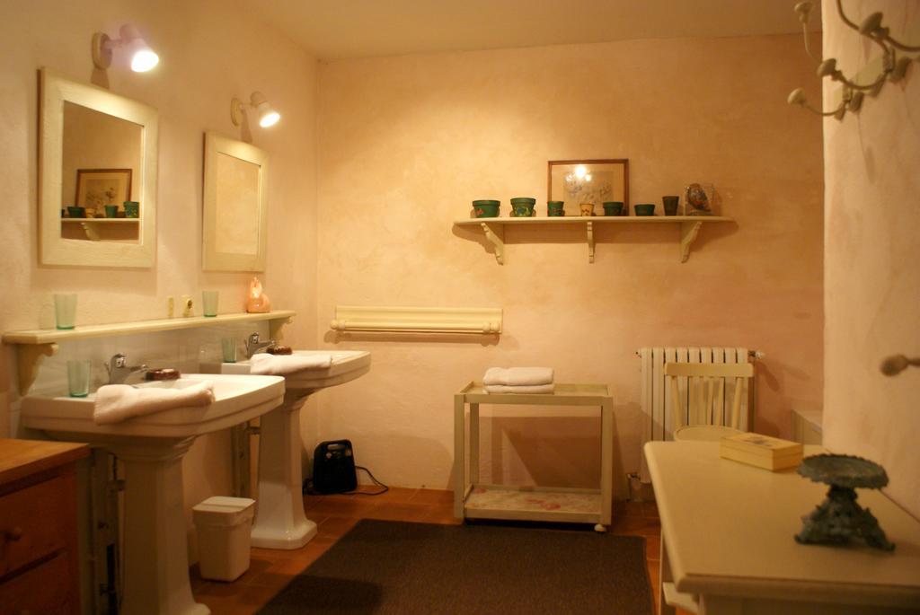 Bed and Breakfast Chateau De Grenier Saint-Léger Zimmer foto