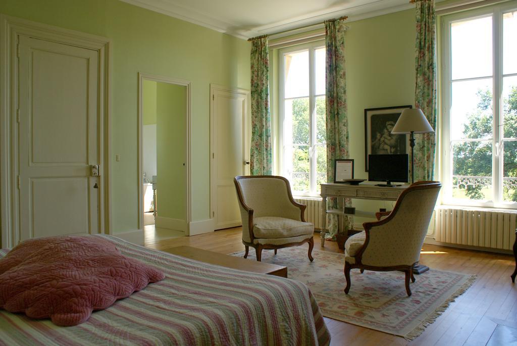 Bed and Breakfast Chateau De Grenier Saint-Léger Zimmer foto