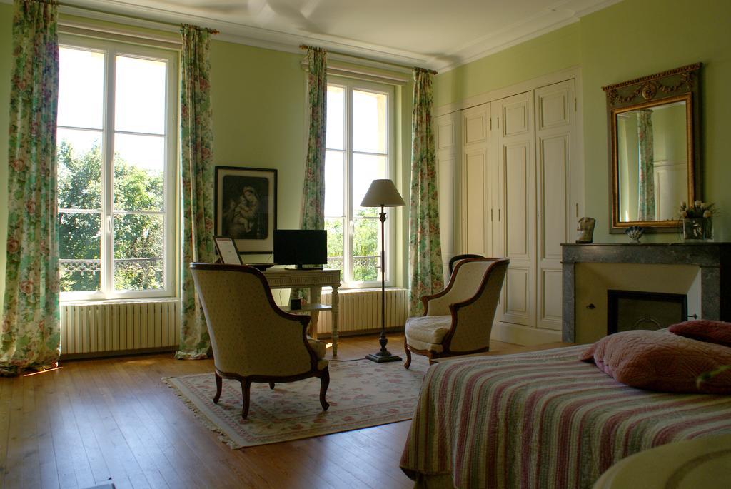 Bed and Breakfast Chateau De Grenier Saint-Léger Zimmer foto
